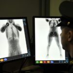 Colombia | Nueva modalidad de contrabando de dinero: Detenido hombre con US$94.500 en su estómago