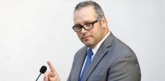 Sobreseen causa contra hijo de la expresidenta Bachelet por delito de cohecho