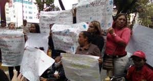 El desamparo arropa cada día a los niños del hospital J. M. de los Ríos