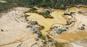 Trump firmó orden ejecutiva para aplicar sanciones contra Venezuela en el sector oro