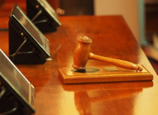 Jueza hondureña ordena captura de 38 diputados y funcionarios por corrupción