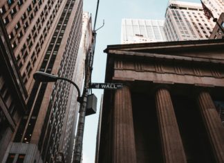 EEUU sancionaría a multimillonario David Martínez por transacciones con régimen de Maduro