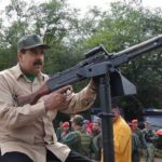 Maduro aprobó 7 millones de euros para fabricación de una metralleta