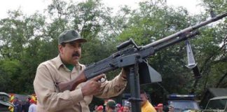 Maduro aprobó 7 millones de euros para fabricación de una metralleta