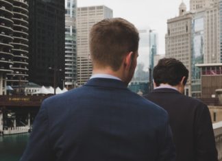 Best seller relata cómo Goldman Sachs ayudó a robar $5 mil millones de Malasia