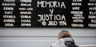 Argentina congela bienes de los acusados por el atentado a la AMIA