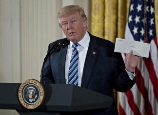 Trump ordena embargo económico total al régimen de Maduro