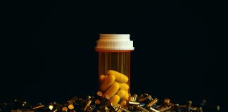 Johnson & Johnson debe pagar $572 millones de multa por crisis de opioides