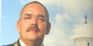 El dorado retiro del ex gobernador Rangel Gómez en México