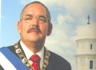 El dorado retiro del ex gobernador Rangel Gómez en México