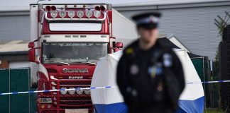 Hallan 39 cadáveres en un camión en UK que apunta a tráfico de personas