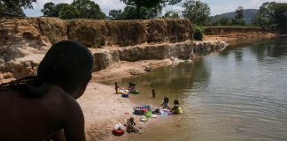 Brasil expulsa a mineros ilegales de territorio Yanomami