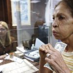 Consecomercio: 30% de operaciones comerciales en Venezuela se hacen en dólares