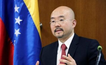 Congelan las cuentas del embajador de Venezuela en Japón