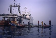 UE saca «tarjeta amarilla» a Ecuador por pesca ilegal