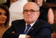 Giuliani felicita a los denunciadores de Derwick Associates, su cliente