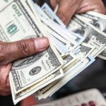 Informe:Quiénes llevan una vida de lujo y confort con dólares cash en una Venezuela en la miseria y cómo lo hacen