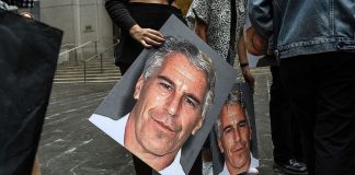Forense sugiere que Jeffrey Epstein fue asesinado