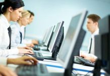 Periodista encubierta revela una «granja de trolls» en Polonia