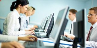 Periodista encubierta revela una «granja de trolls» en Polonia