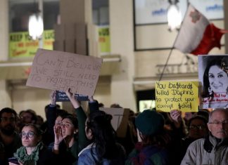 Primer ministro de Malta renuncia ante presiones por el caso de Daphne Caruana