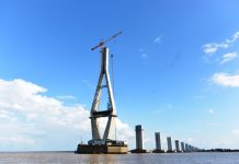 Desmantelan instalaciones y oficinas en obra inconclusa de Haiman El Troudi