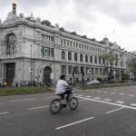 ESPAÑA| Bancos niegan abrir cuentas a inmigrantes con base a ley anti blanqueo de capitales