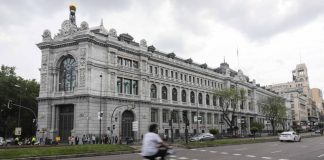 ESPAÑA| Bancos niegan abrir cuentas a inmigrantes con base a ley anti blanqueo de capitales