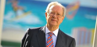 Hacienda denuncia los contratos de Raúl Morodo