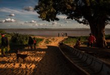 La Venezuela rural se desmorona mientras Maduro se refugia en su burbuja caraqueña