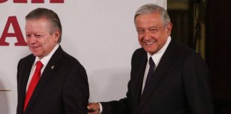 López Obrador anuncia una reforma centrada en el combate contra la corrupción