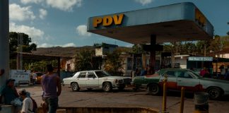 NY Times: Nicolás Maduro abandona décadas de control sobre el petróleo para sobrevivir