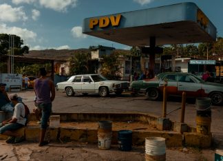 NY Times: Nicolás Maduro abandona décadas de control sobre el petróleo para sobrevivir