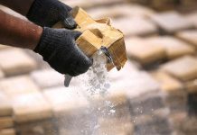 España desmantela red que enviaba MDMA oculto en amortiguadores y rascadores para gatos hacia Venezuela, Chile y Australia