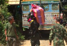 Grupos armados dejan sin casas a campesinos colombianos