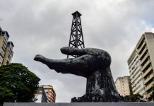 El petróleo y la receta del chavismo para destruir Pdvsa