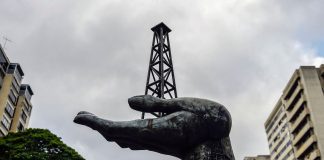 El petróleo y la receta del chavismo para destruir Pdvsa