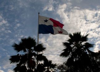 Panamá busca su salida de la lista de paraísos fiscales