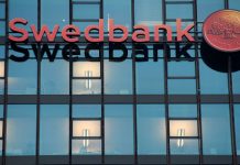 Multan a banco sueco Swedbank por escándalo de lavado de dinero en Estonia