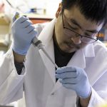 China aprueba vacuna contra el coronavirus para ensayos clínicos