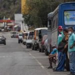 ONU alerta sobre riesgos para la población venezolana por falta de gasolina
