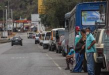 Gasolina iraní fue un espejismo: Vuelven las largas colas