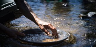 Maduro impulsa la fiebre del oro en el Arco Minero ante el colapso de PDVSA