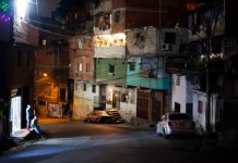 Wilexis impone toque de queda en Petare en medio de nueva persecución policial