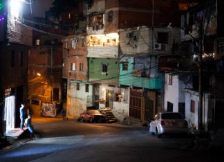 Wilexis impone toque de queda en Petare en medio de nueva persecución policial