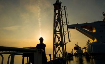 Irán no podrá arreglar las refinerías de Venezuela, como no pudo Rusia