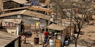 El Banco Mundial alerta que 60 millones de personas podrían volver a extrema pobreza