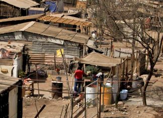 El Banco Mundial alerta que 60 millones de personas podrían volver a extrema pobreza