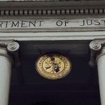 El Departamento de Justicia retoma casos de soborno internacional, pero reduce investigaciones tras pausa ordenada por Trump