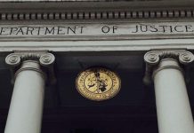 El Departamento de Justicia retoma casos de soborno internacional, pero reduce investigaciones tras pausa ordenada por Trump